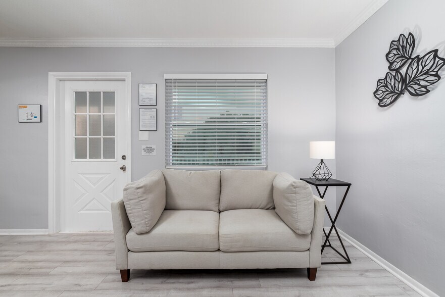 More Photos Of 820 NE 21st Dr, Wilton Manors Apartments For Sale