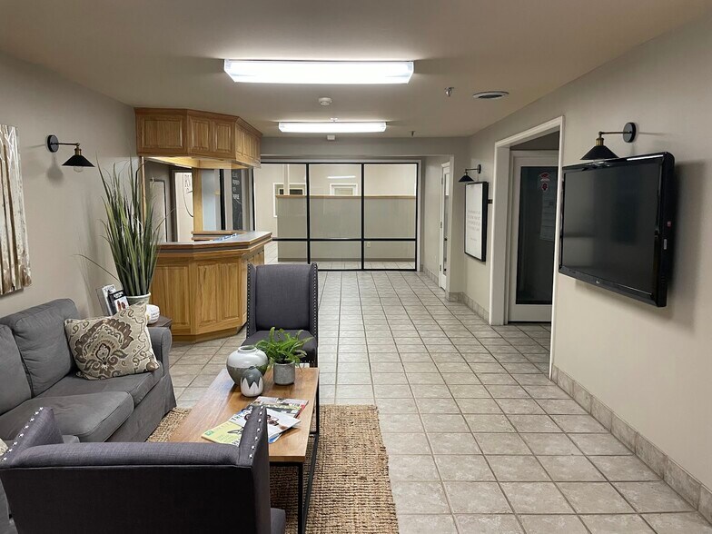 More Photos Of 800 E Main St, Russellville Office For Lease