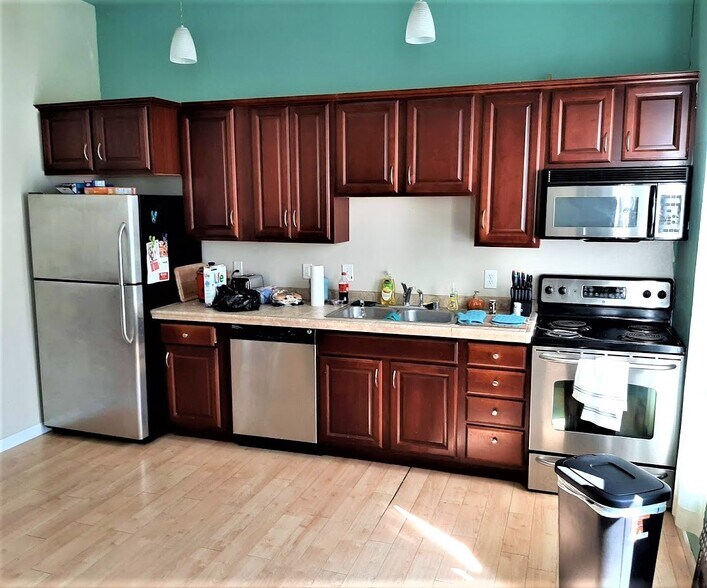 More Photos Of 301 Dewitt St, Portage Restaurant For Sale