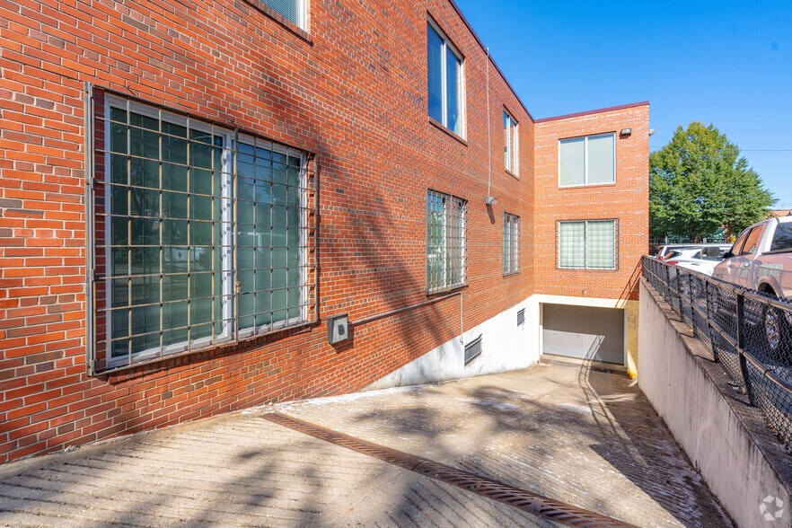 More Photos Of 1230 Taylor St NW, Washington Office For Sale