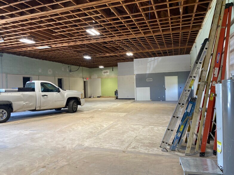 More Photos Of 5900 S Pennsylvania Ave, Oklahoma City Freestanding For Lease