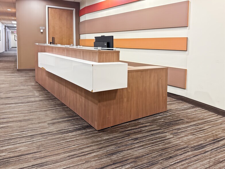 More Photos Of 600 Crowfoot Cres NW, Calgary Coworking Space