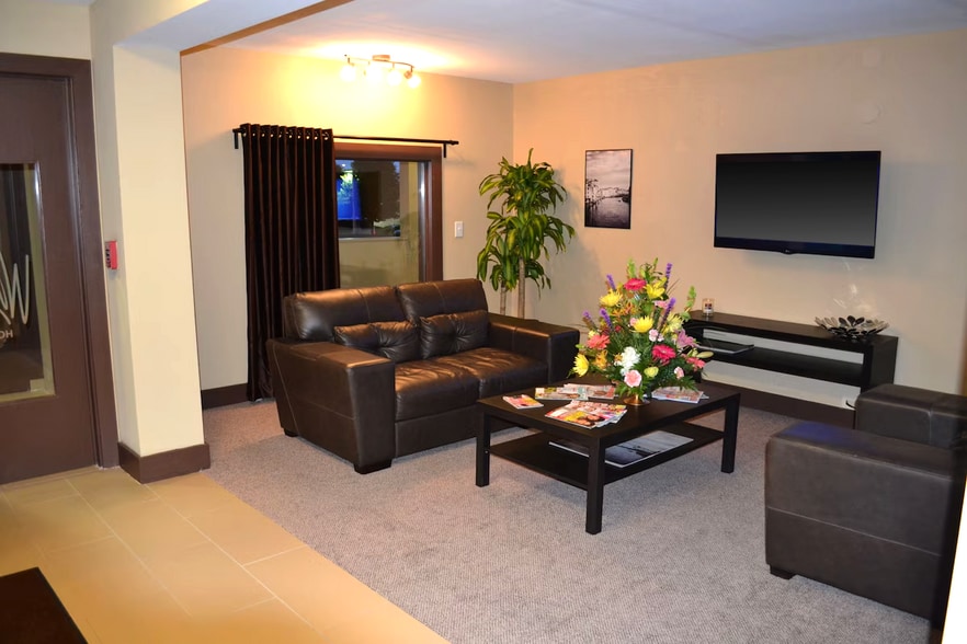 More Photos Of 150 N Garver Rd, Monroe Hotel For Sale