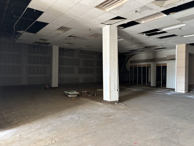 More Photos Of 1250 Boardman Rd, Jackson General Retail For Lease