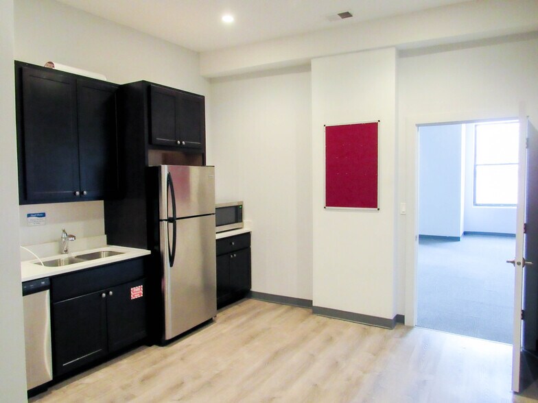 More Photos Of 2210-2216 S Michigan Ave, Chicago Storefront For Lease