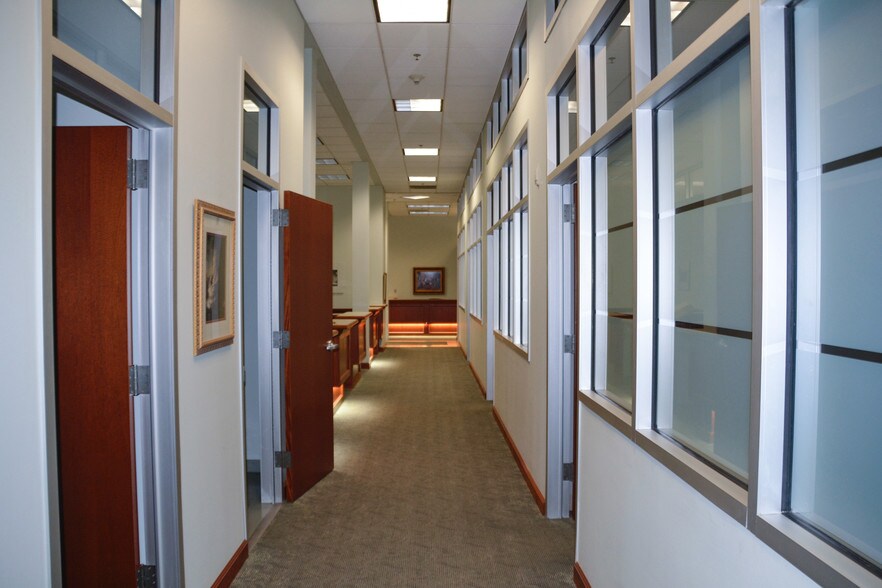 More Photos Of 1001 La Harpe Blvd, Little Rock Office For Sale