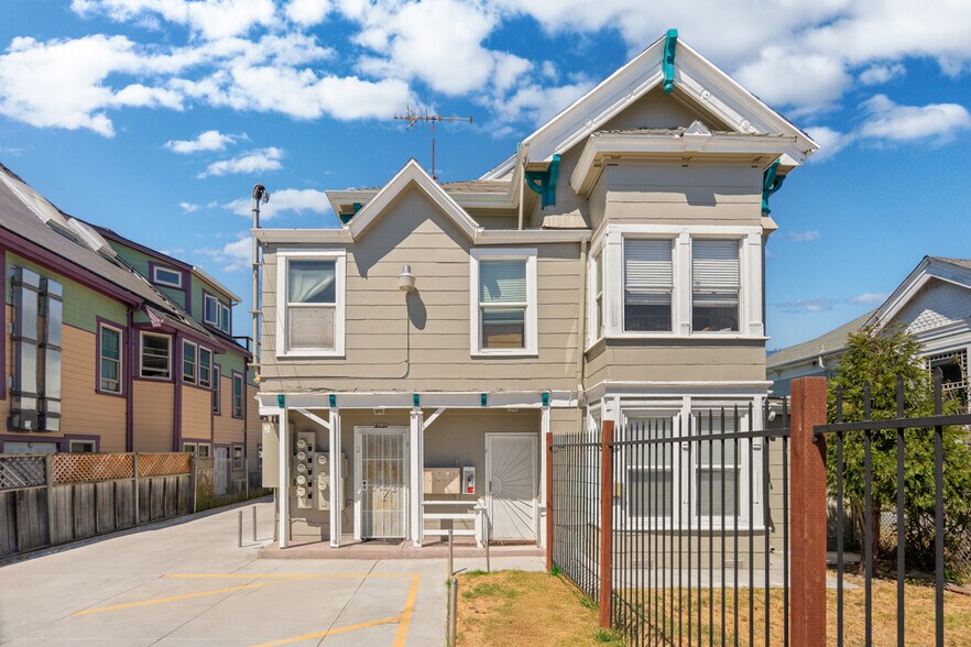 More Photos Of 1062 60th St, Oakland Apartments For Sale