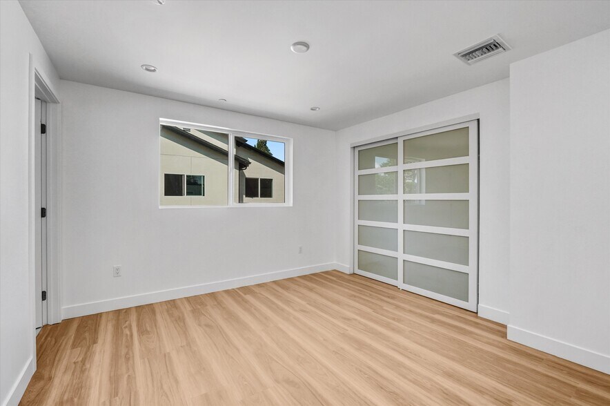 More Photos Of 7322 Newcastle Ave, Reseda Apartments For Sale