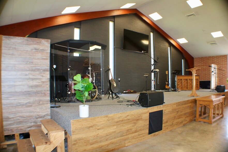 More Photos Of 4265 E Lucas Dr, Beaumont Religious Facility For Sale