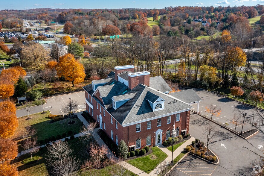 More Photos Of 178 Center St, Clinton Township Medical For Lease