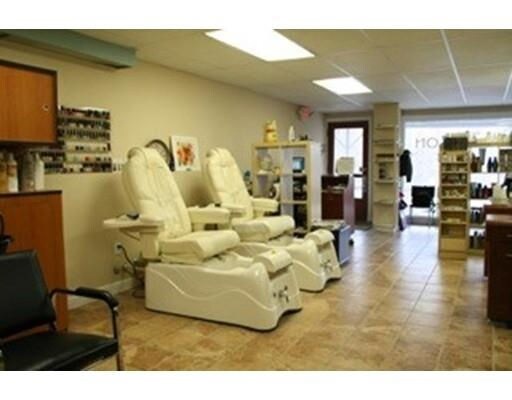 More Photos Of 320-326 Boston Post Rd, Sudbury Storefront Retail Office For Lease