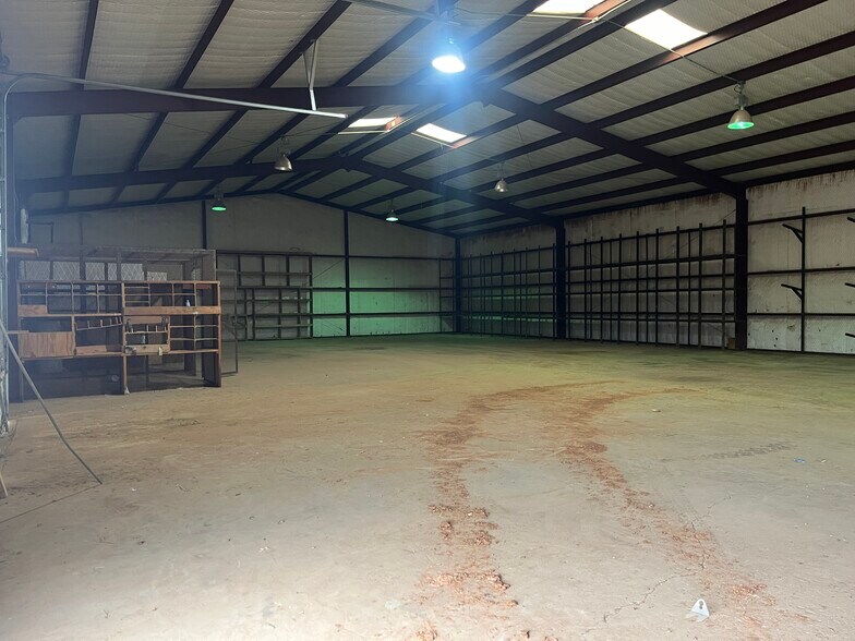 More Photos Of 11603 N Fm 2528, Lubbock Warehouse For Lease