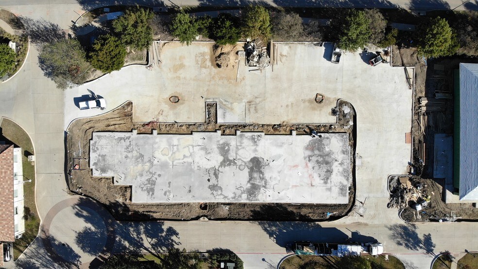 More Photos Of 610 S Watters Rd, Allen Medical For Lease