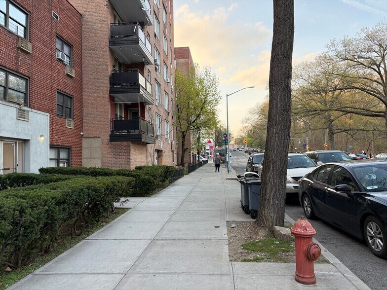 More Photos Of 6543 Broadway, Bronx Coworking Space