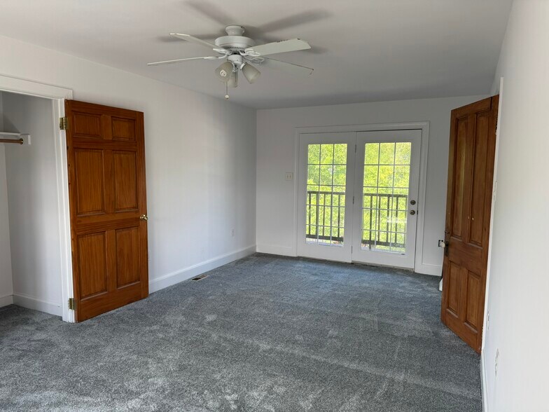 More Photos Of 199 Union St, Occoquan Storefront Retail Residential For Sale