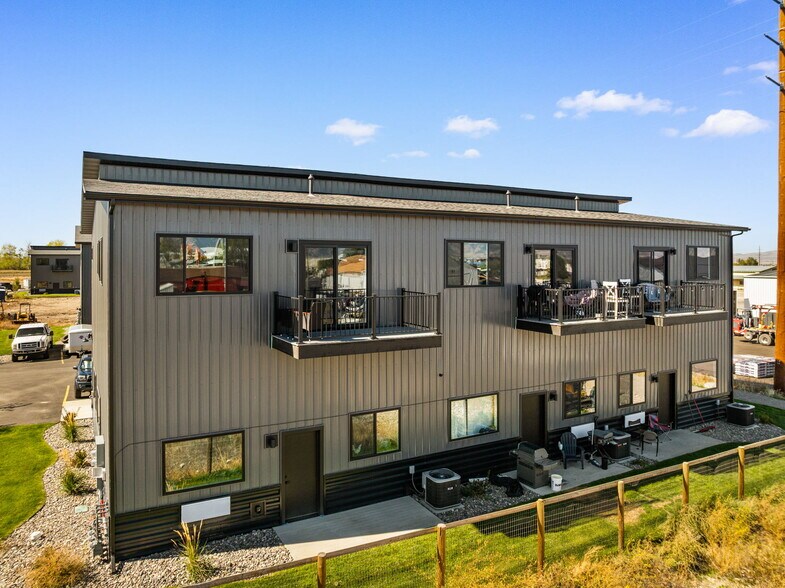 More Photos Of 203 Fletching Way, Belgrade Flex For Sale