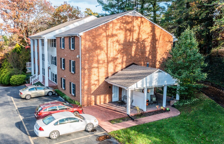 More Photos Of 4622 Grandin Rd, Roanoke Apartments For Sale