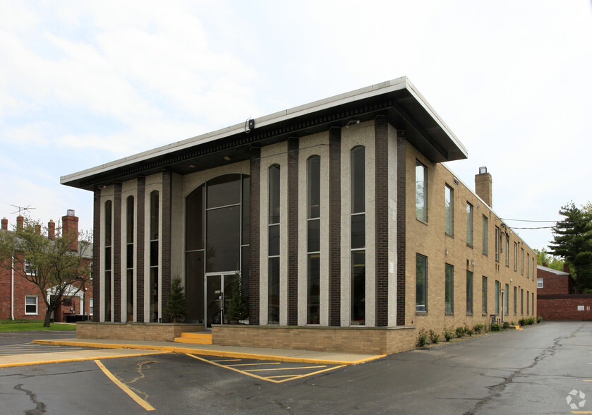 Primary Photo Of 4320 Mayfield Rd, South Euclid Office For Lease