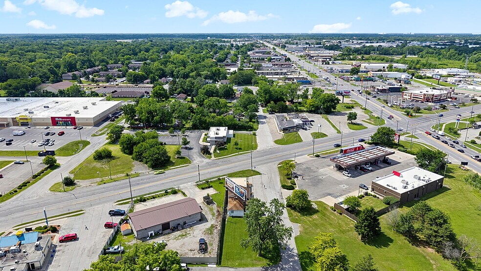 More Photos Of 7102 E Pendleton Pike, Indianapolis Office For Sale