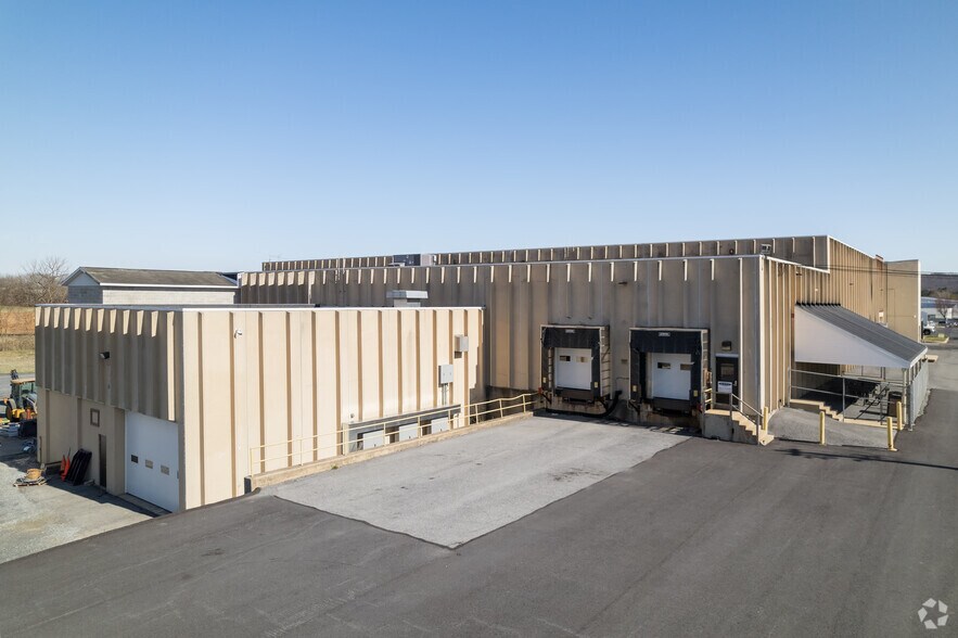 More Photos Of 501 Alexander Dr, Ephrata Warehouse For Lease