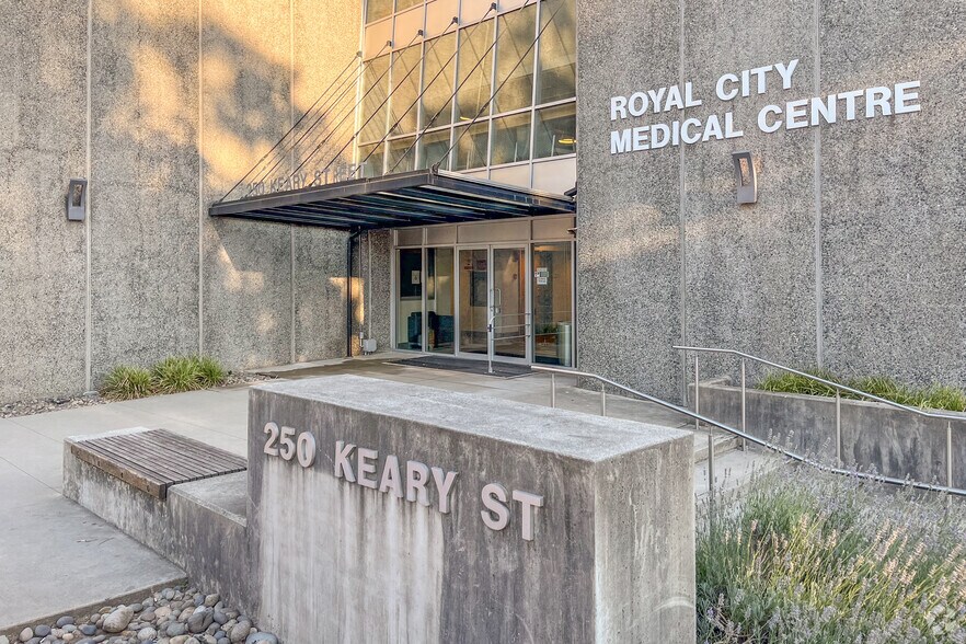 More Photos Of 250 Keary St, New Westminster Medical For Sale