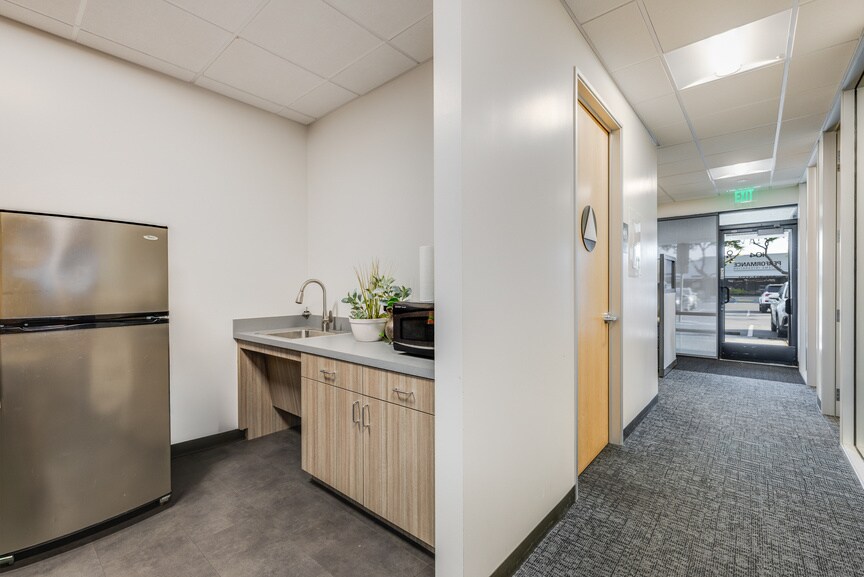 More Photos Of 780 Montague Expy, San Jose Showroom For Lease