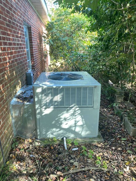 More Photos Of 809 Rhem St, Kinston Office For Lease