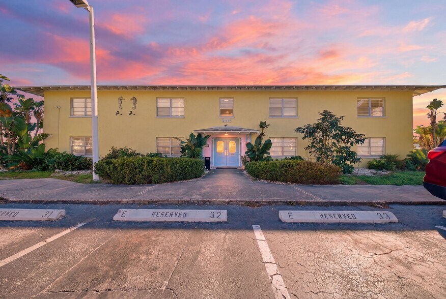 More Photos Of 2309 Manatee Ave W, Bradenton Apartments For Sale