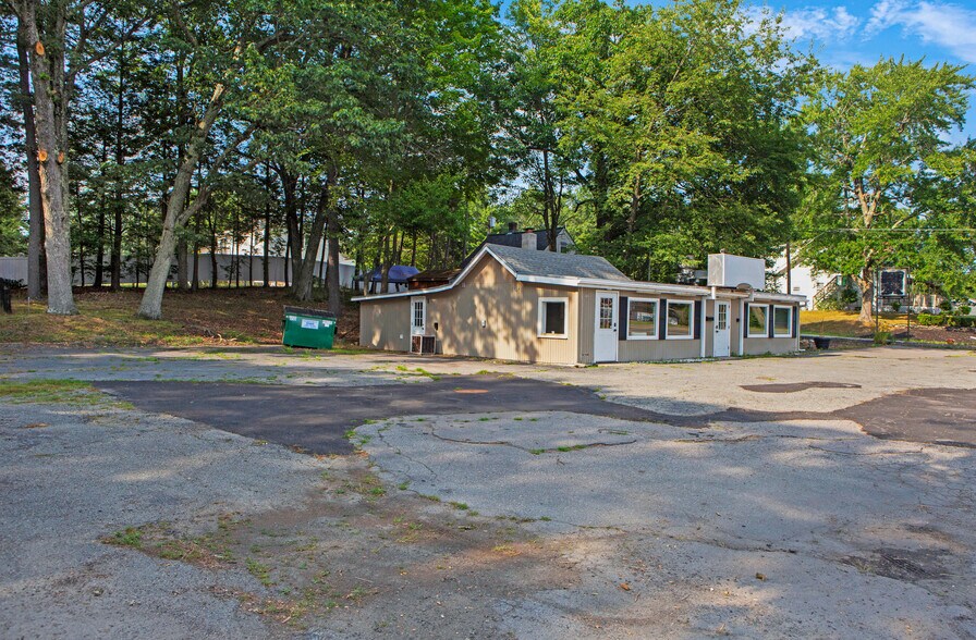 More Photos Of 165 Massachusetts Ave, Lunenburg Fast Food For Sale