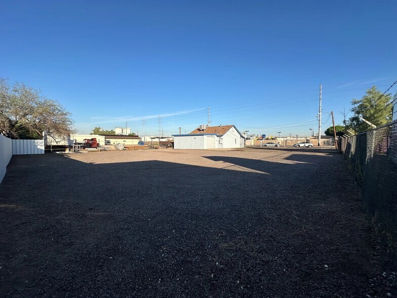 More Photos Of 1309-1313 W Lincoln St, Phoenix Contractor Storage Yard For Lease
