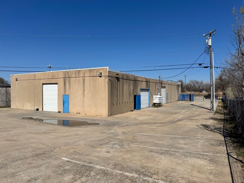 More Photos Of 4316 S Newcastle Rd, Oklahoma City Service For Lease