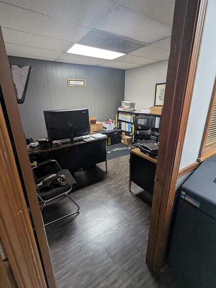 More Photos Of 1922 Elm Tree Dr, Nashville Distribution For Sale