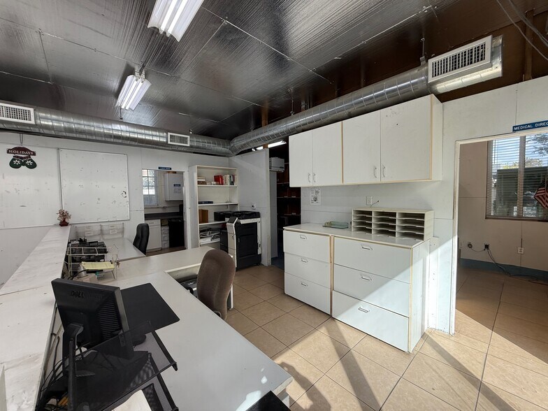 More Photos Of 7304 Canby Ave, Reseda Apartments For Sale