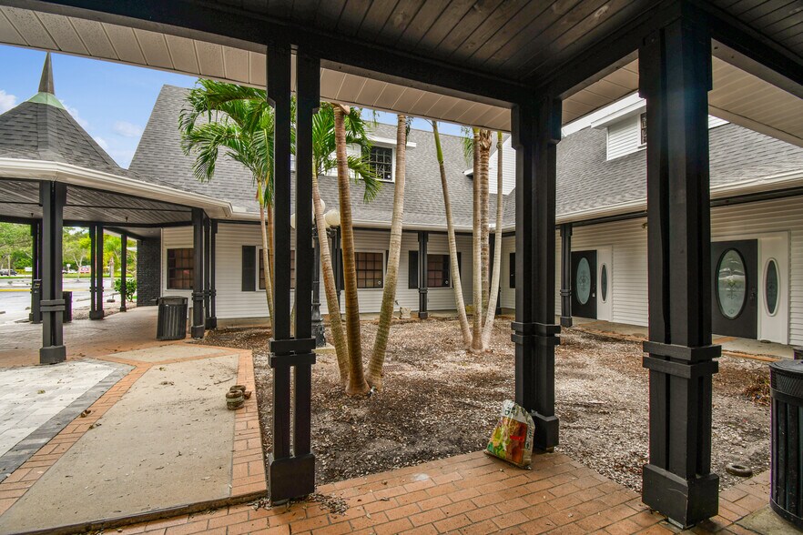 More Photos Of 300 E Bay Dr, Largo Office For Lease