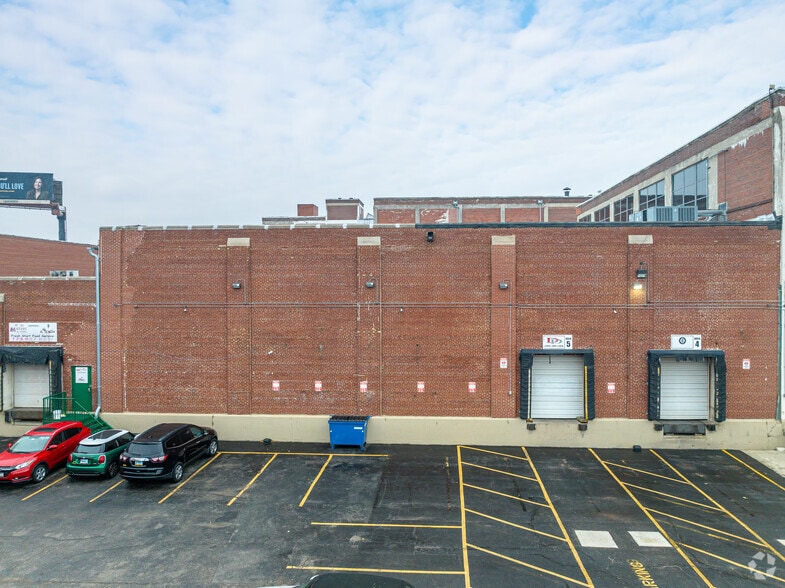 More Photos Of 2600 W 35th St, Chicago Warehouse For Lease