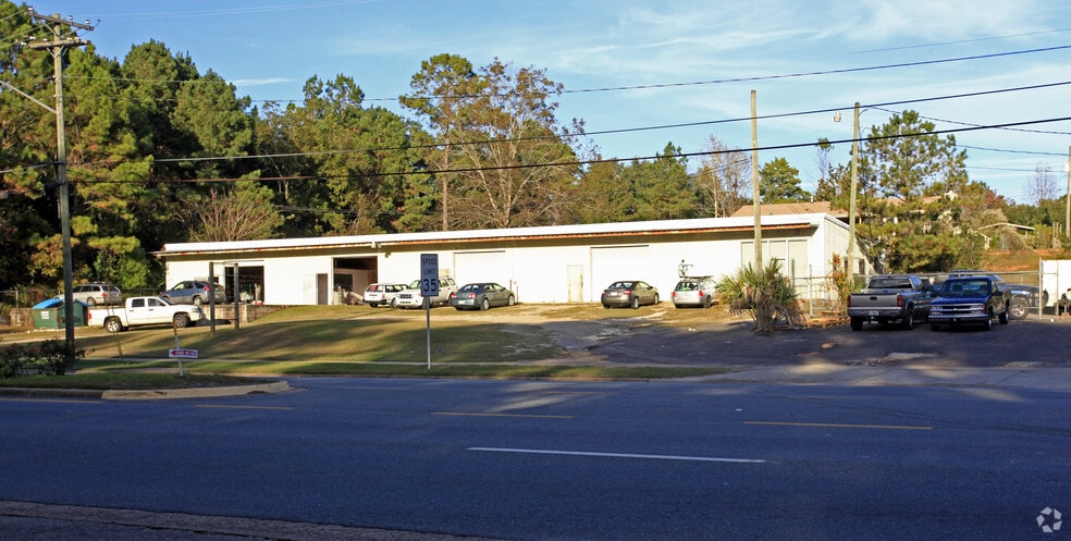 More Photos Of 815 N Main St, Havana Warehouse For Sale