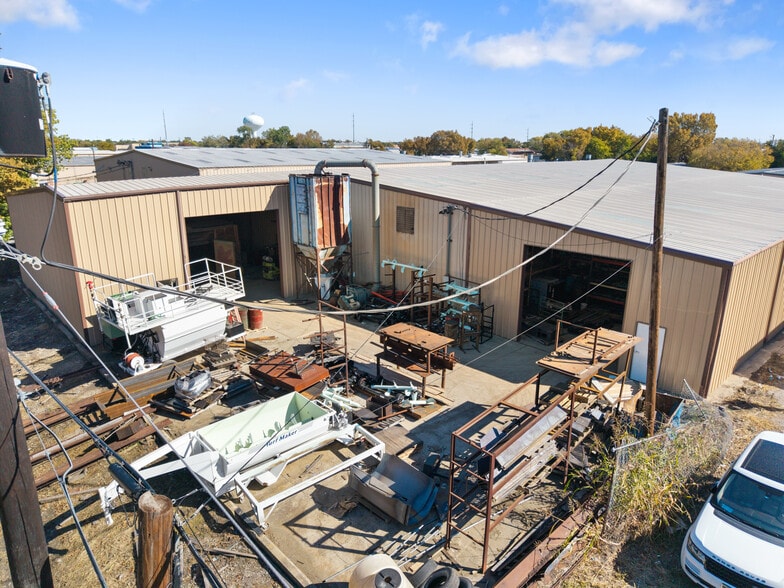 More Photos Of 4931 Grisham Dr, Rowlett Warehouse For Lease