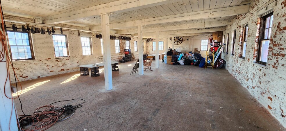 More Photos Of 5 Cross St, Meriden Warehouse For Sale