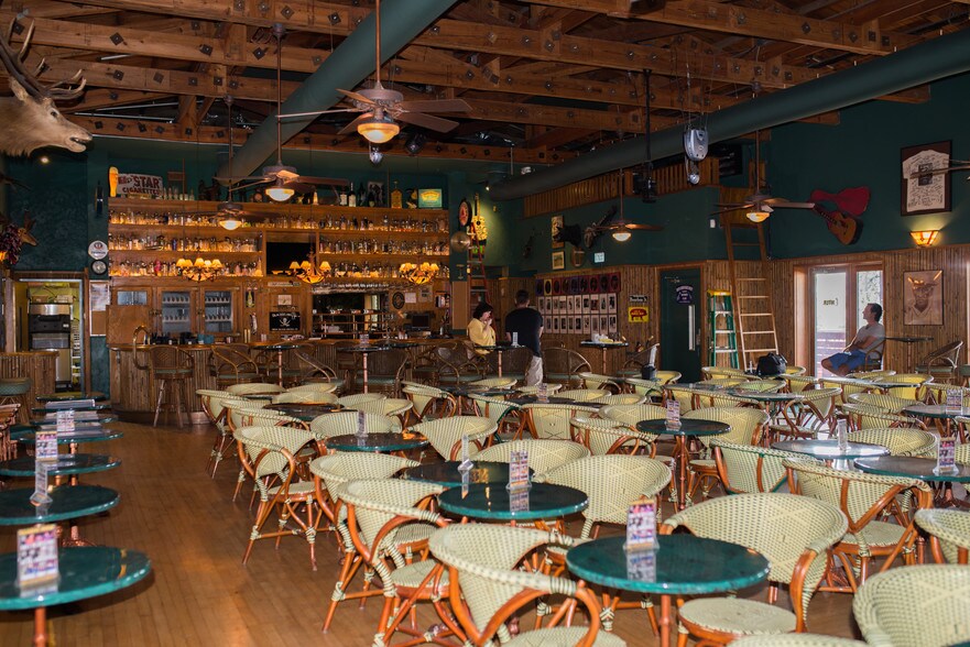 More Photos Of 17-25 S J St, Lake Worth Restaurant For Sale