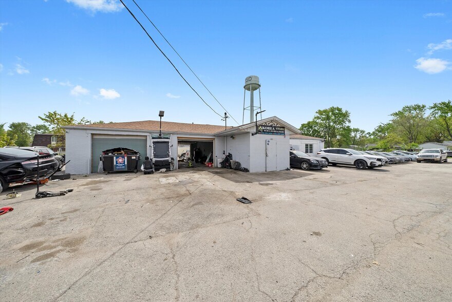 More Photos Of 1610 S Chicago St, Joliet Auto Dealership For Sale