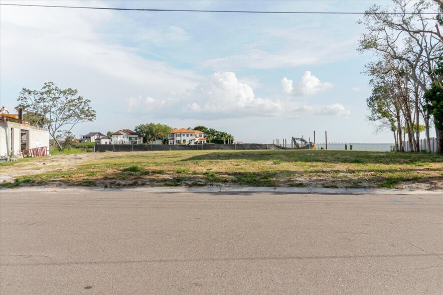More Photos Of 5102 W Longfellow Ave, Tampa Land For Sale