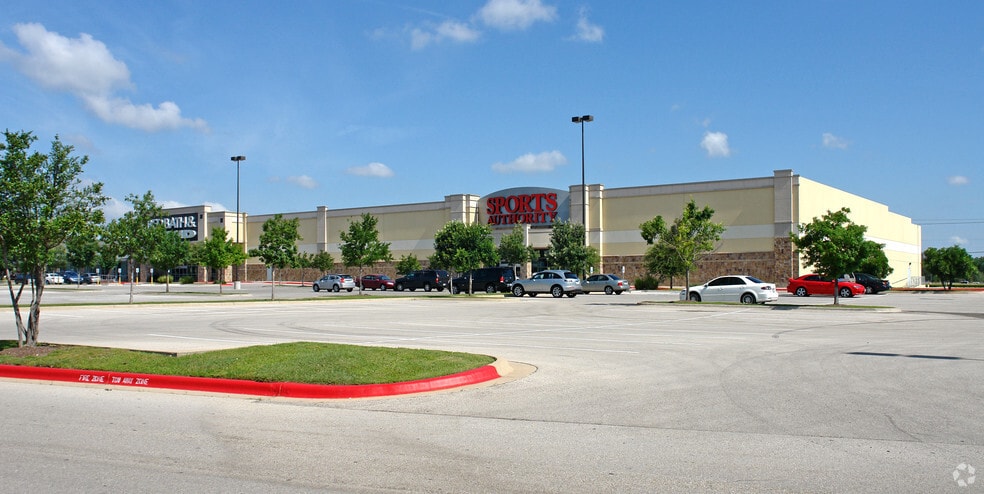 More Photos Of 11301 Lakeline Blvd, Austin Storefront For Lease