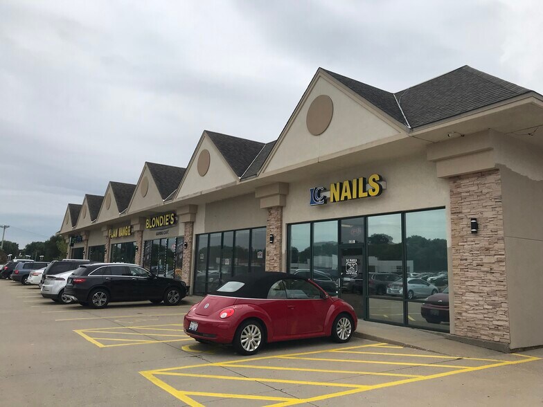 More Photos Of 135 Radio City Dr, Pekin Freestanding For Lease