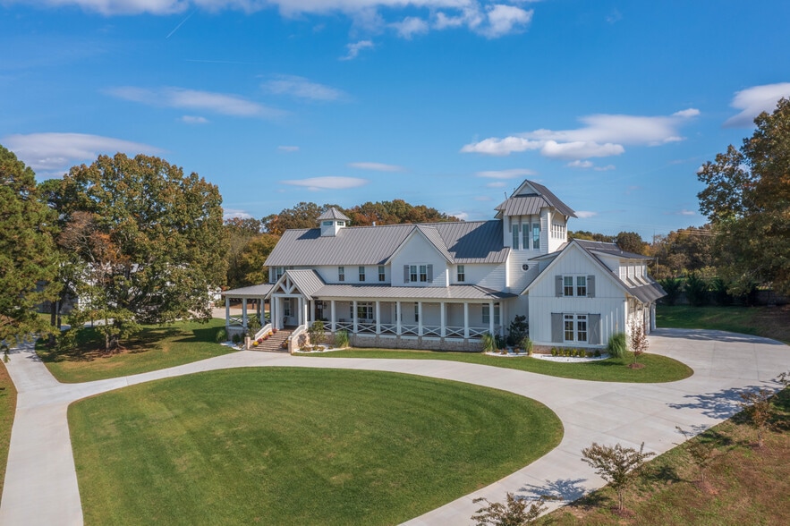 Primary Photo Of 7468 Noah Reid Rd, Chattanooga Schools For Sale