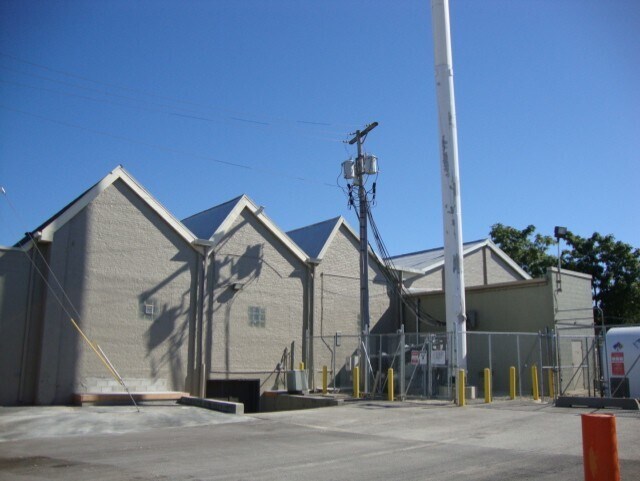 More Photos Of 16135 New Ave, Lemont Warehouse For Lease