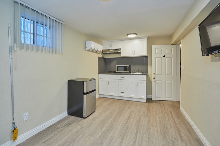 More Photos Of 1840 W 11th Pl, Los Angeles Apartments For Sale