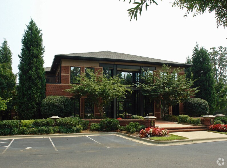 More Photos Of 120 Club Oak Ct, Winston-Salem Office For Sale