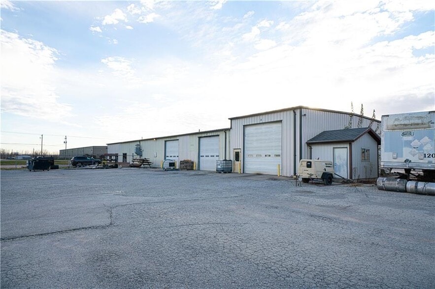 Primary Photo Of 1507 Roseport Rd, Elwood Warehouse For Lease