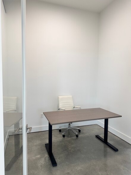More Photos Of 330 Wonder World Dr, San Marcos Office For Lease