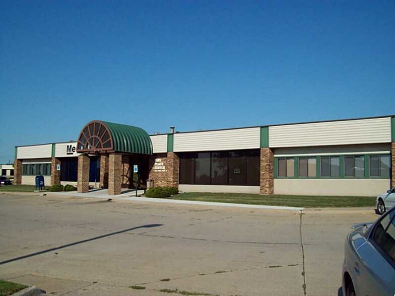 Primary Photo Of 1241 Park Pl NE, Cedar Rapids Office For Lease